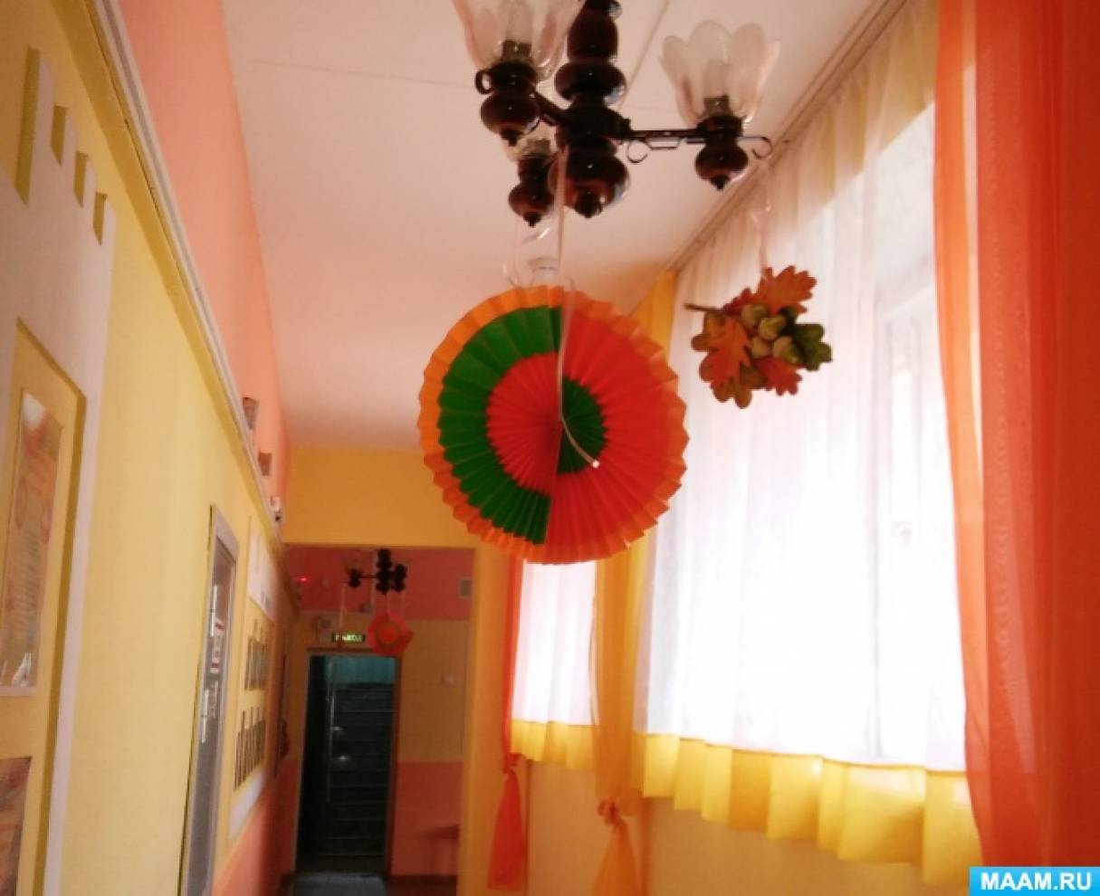Украшение коридора в детском саду осень