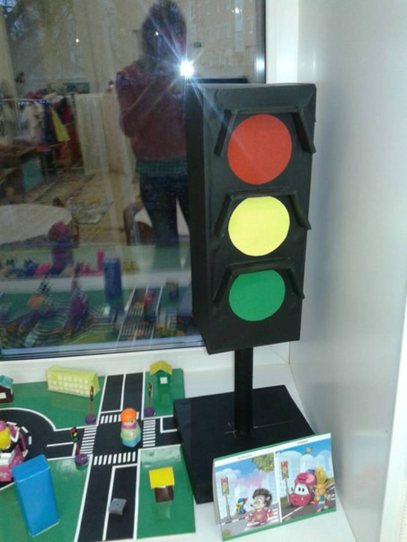 Поделка светофор своими руками для детского сада и школы: мастер-классы, советы, фото новинки