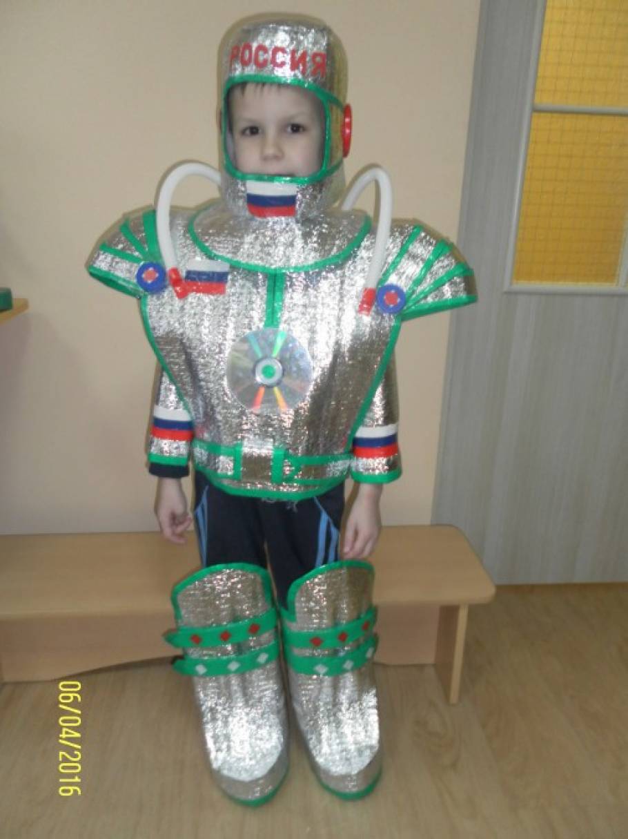 Детский костюм космонавта: лучшие идеи для игр и праздников