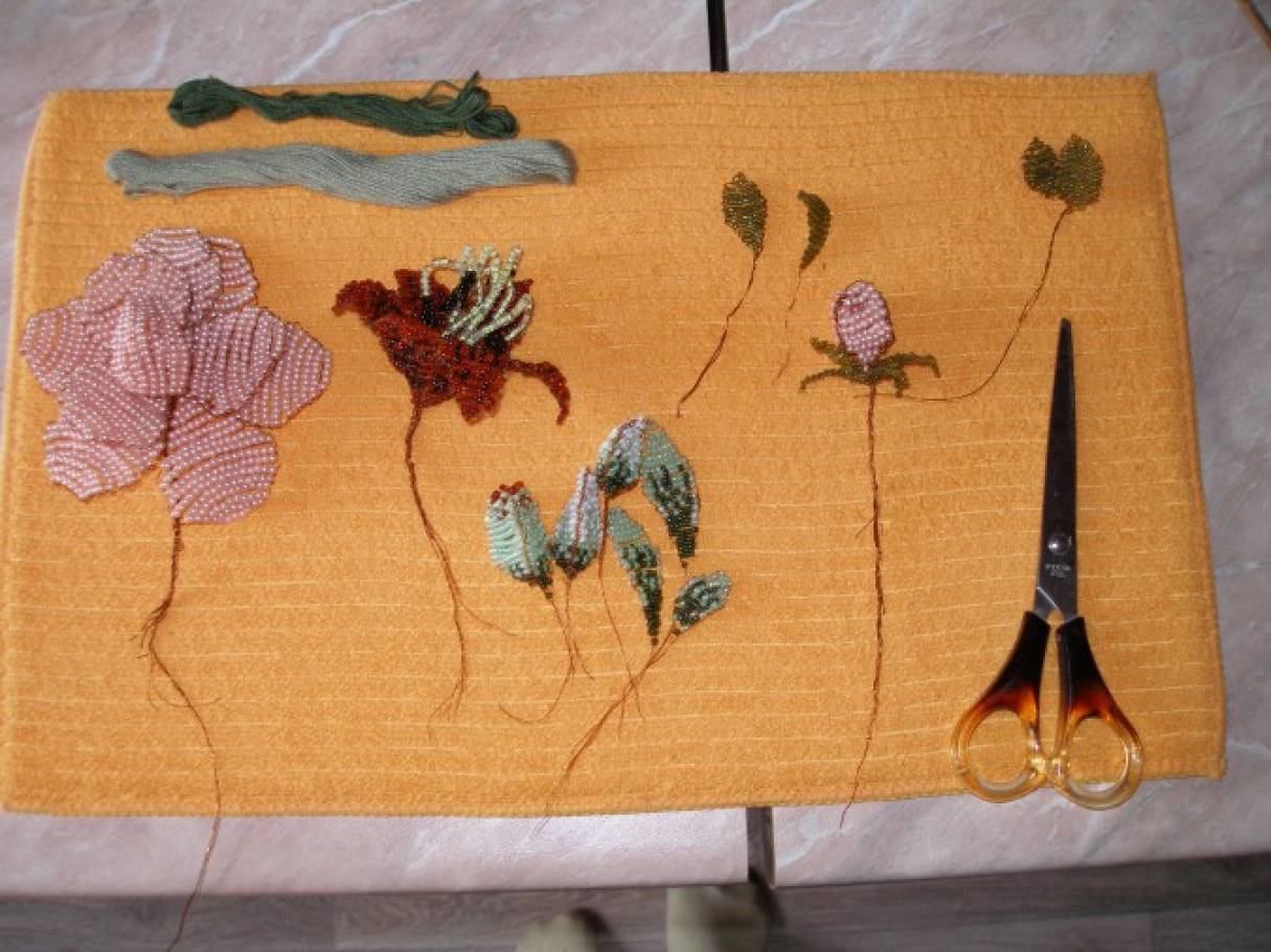 Плетение лилии из бисера – королевского цветка