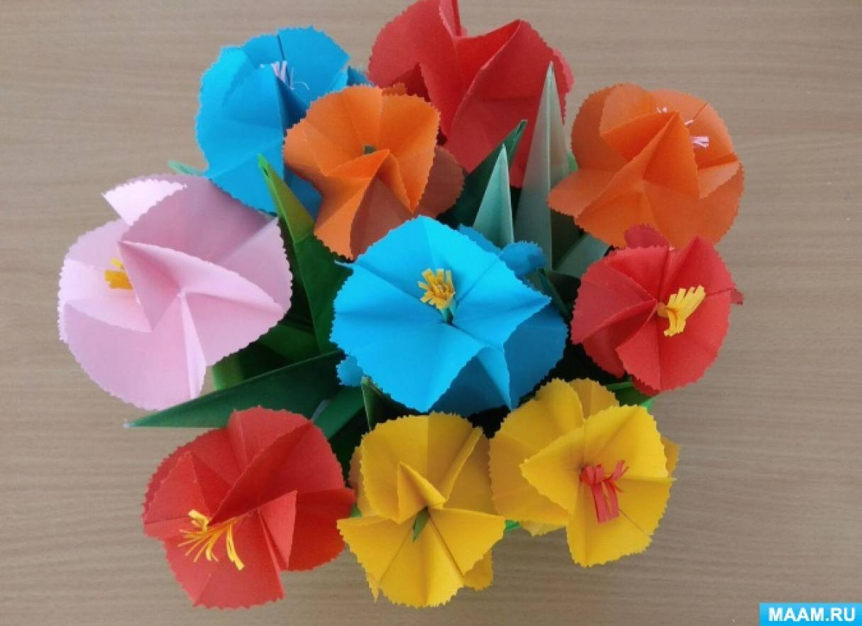 Как Сделать Подарок Маме Своими Руками На День Рождения. Красивый Цветок Из Бумаги. Origami Hyacint