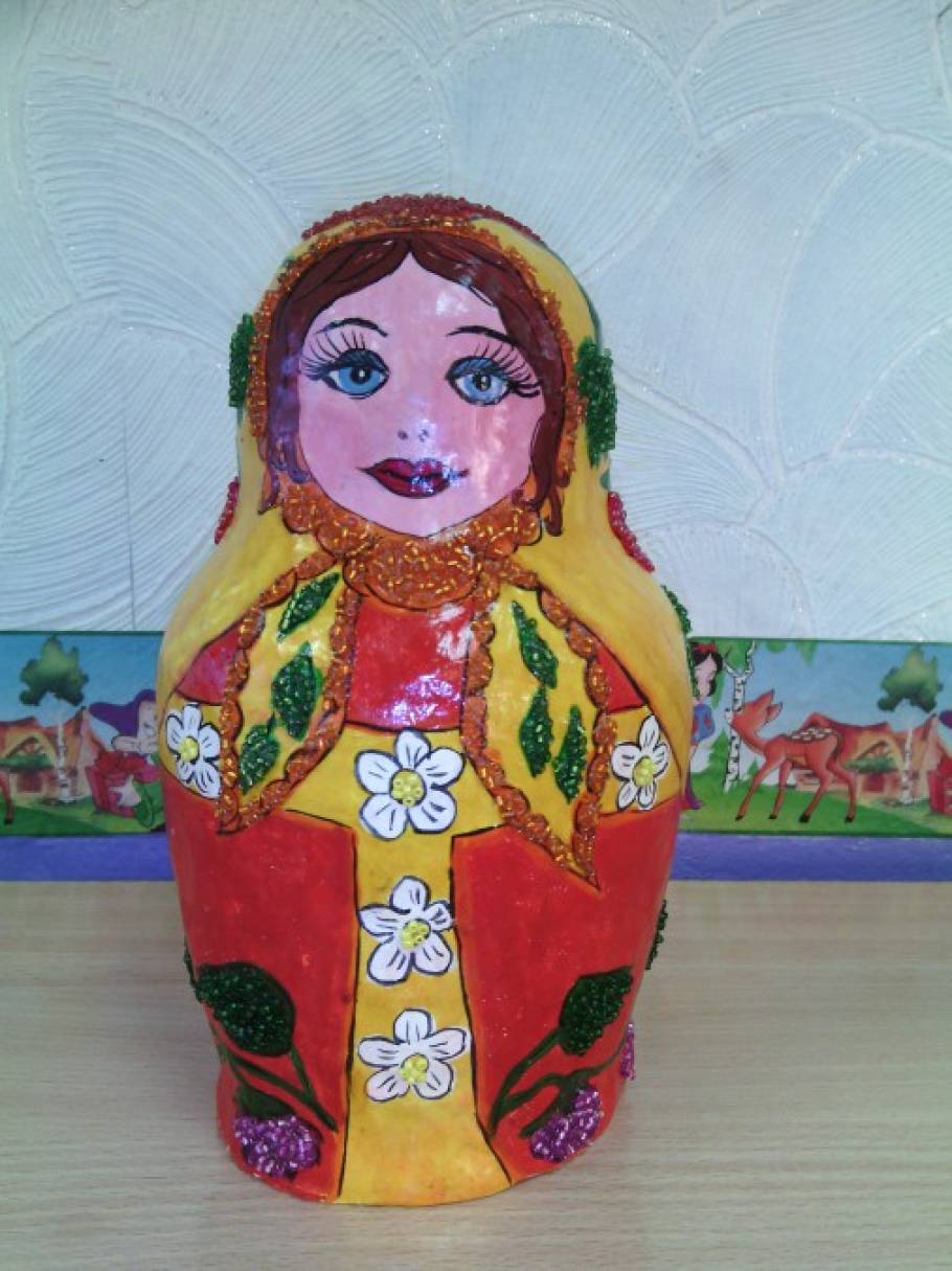 Матрёшка- русская народная игрушка.