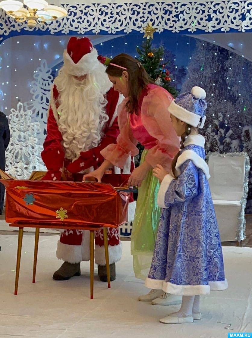 Сценарий новогоднего утренника для детей второй младшей группы (4 фото).  Воспитателям детских садов, школьным учителям и педагогам - Маам.ру