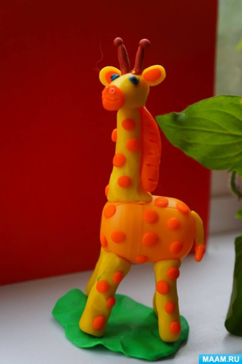 Поделка: Жираф из пластилина поэтапно с фото