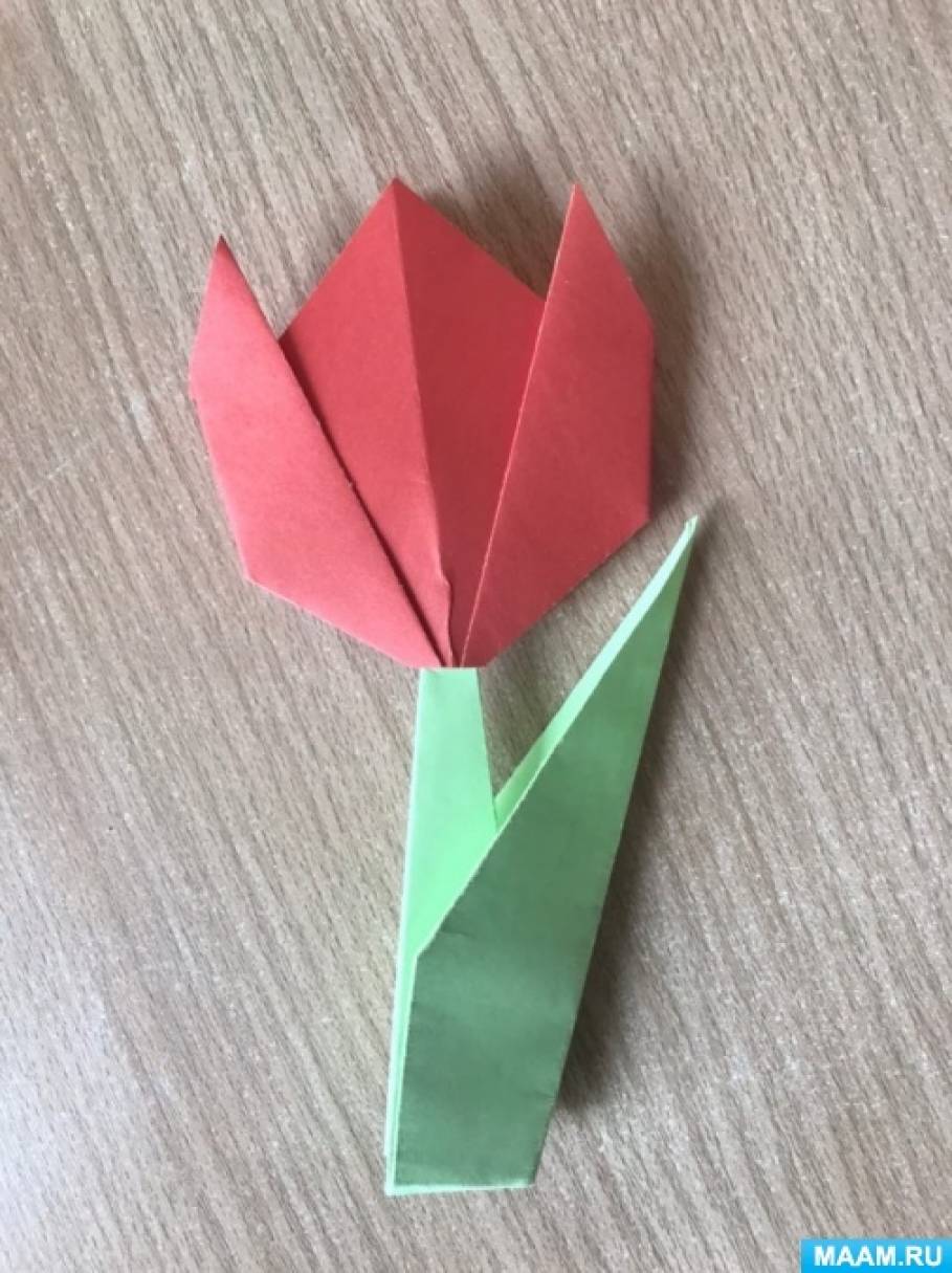 Плоский тюльпан оригами из бумаги
