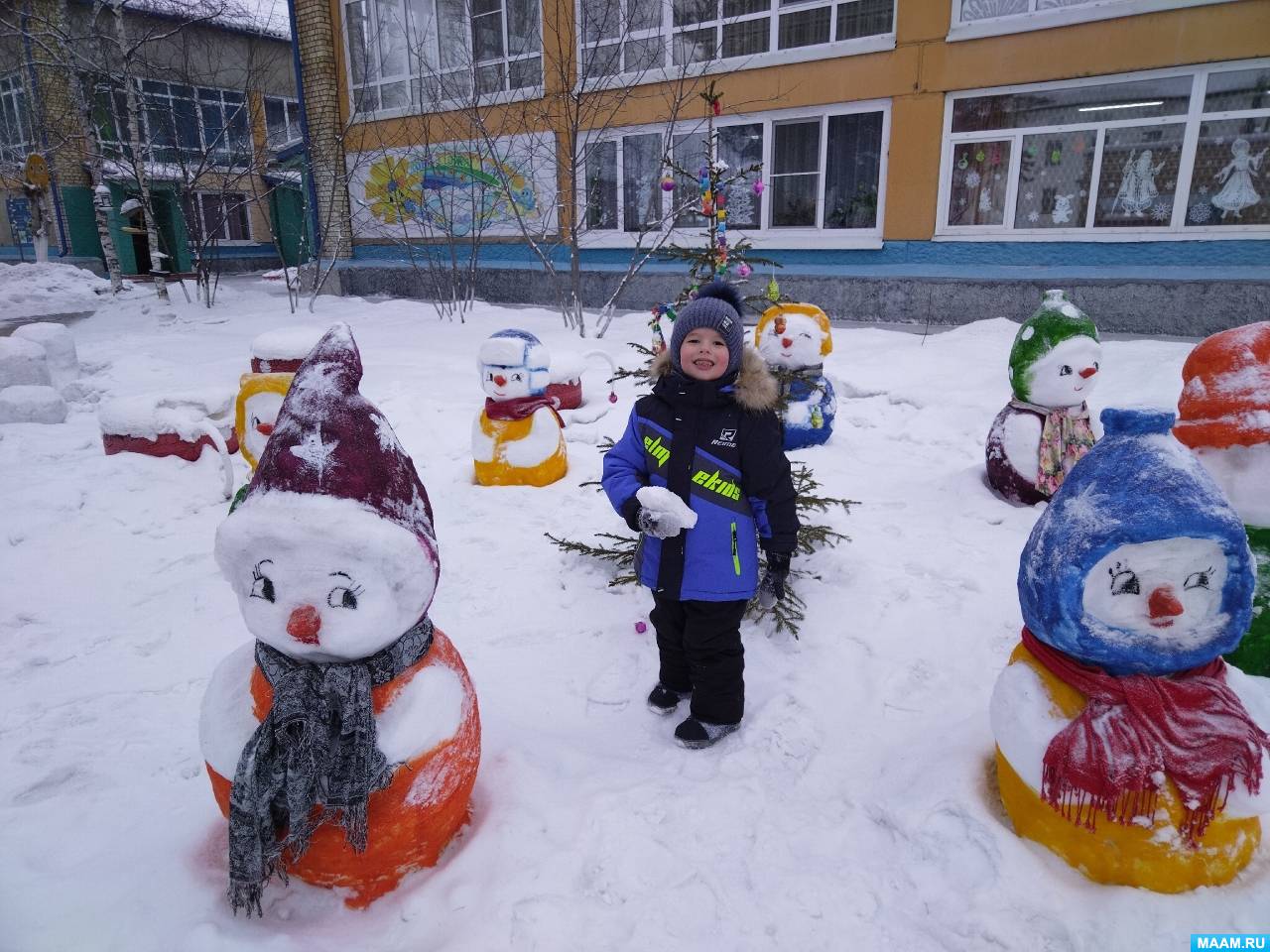 Зимнее оформление участка в детском саду «Эти забавные снеговики» (14  фото). Воспитателям детских садов, школьным учителям и педагогам - Маам.ру