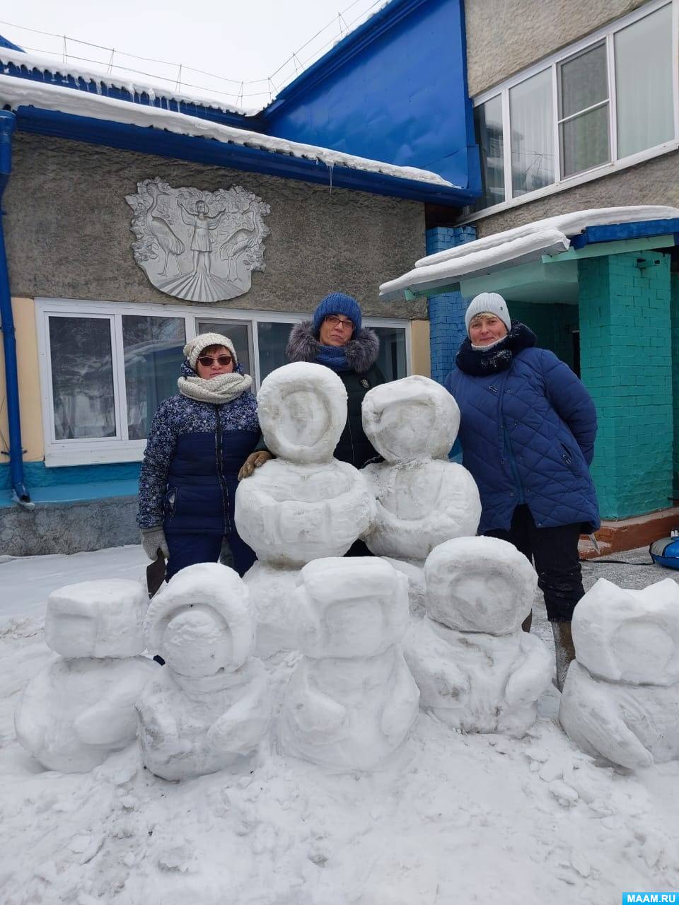 Зимнее оформление участка в детском саду «Эти забавные снеговики» (14  фото). Воспитателям детских садов, школьным учителям и педагогам - Маам.ру