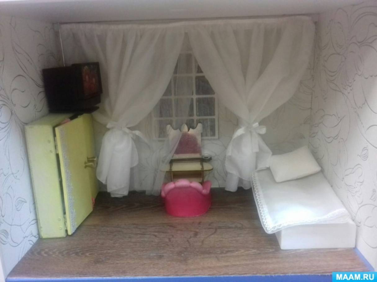 Занавески для кукольного домика (на карнизе и для гостинной)