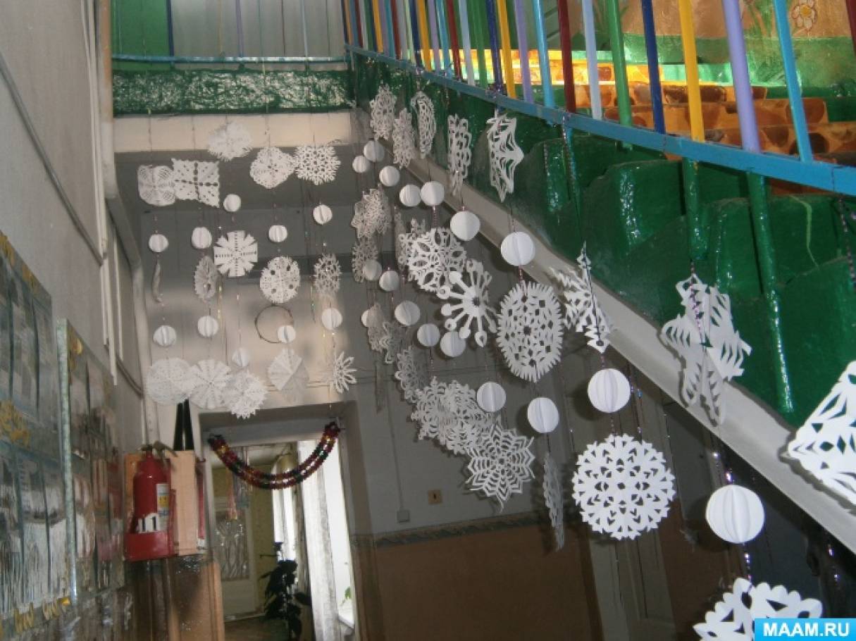оформление коридора детского сада к новому году