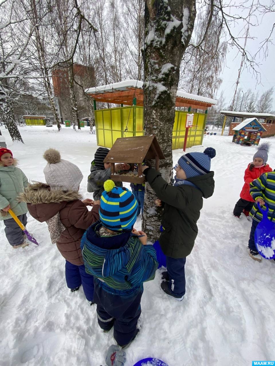 Конспект ОД по рисованию восковыми мелками с элементами декора «Синицы на  заснеженной ветке» в средней коррекционной группе (7 фото). Воспитателям  детских садов, школьным учителям и педагогам - Маам.ру