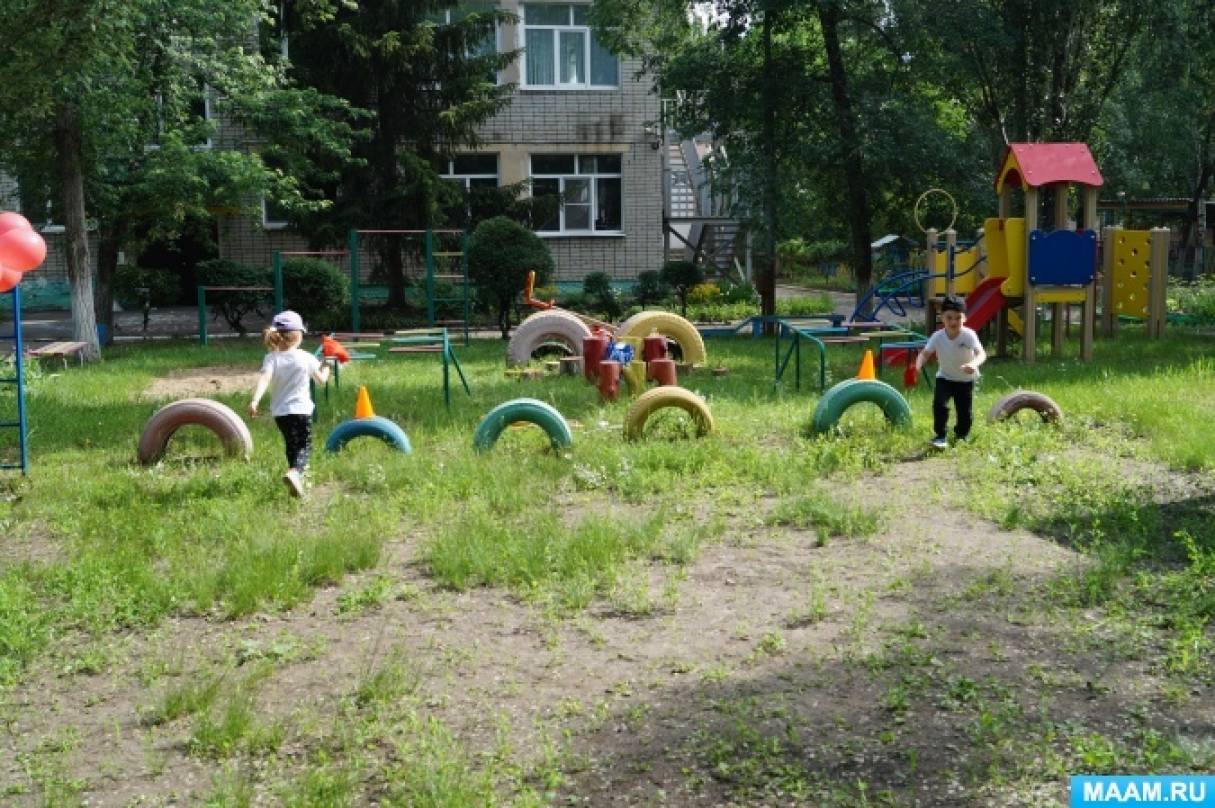 Фотоотчет о празднике «Я люблю Россию» (разновозрастная группа) (12 фото).  Воспитателям детских садов, школьным учителям и педагогам - Маам.ру