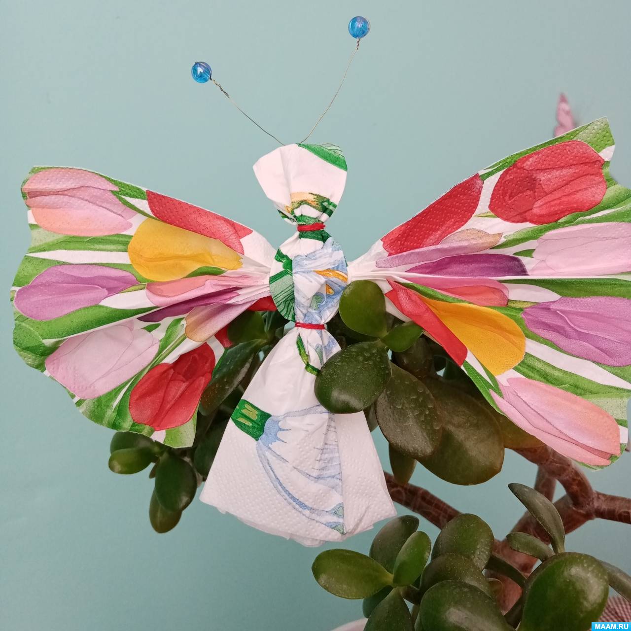Бабочка из бумаги (из конфетных фантиков) своими руками