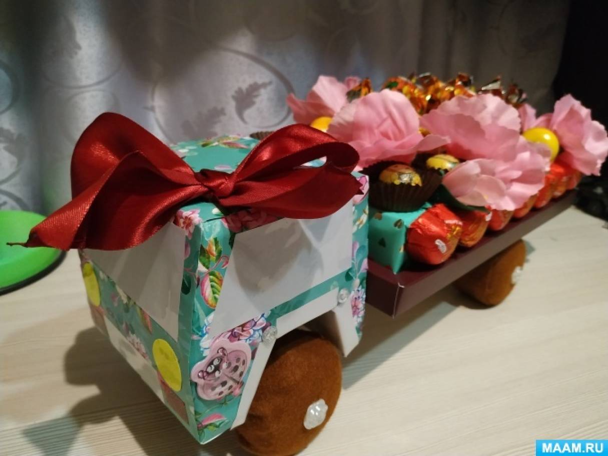 Подарки к праздникам (Дариссимо конфетные букеты)