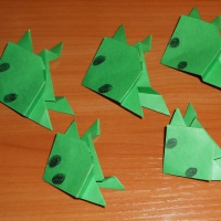 Mistrovská třída konstrukce papíru s použitím techniky origami „Frog“