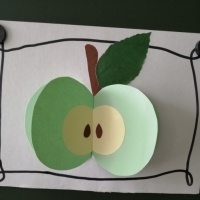 Объемное яблоко из бумаги: пошаговый обзор