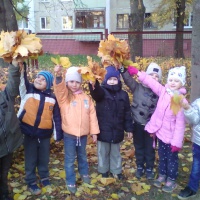 какое примерно количество слов содержится в словарном запасе трехлетнего ребенка