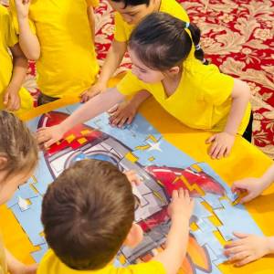 Открытое занятие в старшей группе «Космическое путешествие к планетам знаний»