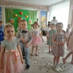 Сценарий развлечения «Весна идет, весне дорогу» для детей старших групп