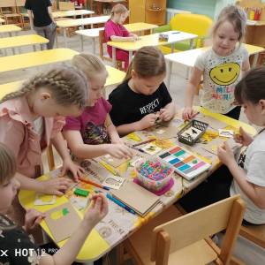 Фотоотчет о занятии «Объемные картинки из коктейльных трубочек» в подготовительной группе