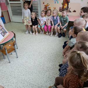 Фотоотчет о занятии в младших группах «Правила гигиены с доктором Айболитом»