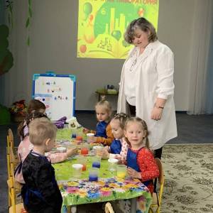 Конспект ООД по экспериментированию «В гости к Кролику» по теме «Смешивание цветов» во второй младшей группе