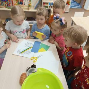 Фотоотчёт «День бумаги в младшей группе»