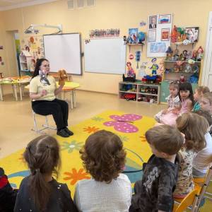 Занятие по аппликации «Цветок доброты» с детьми 4–5 лет