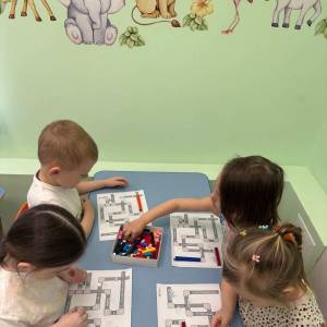 Игра с палочками Кюизенера «Трубопровод» с детьми 3–5 лет