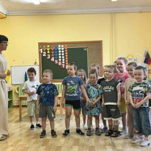 Итоговое родительское собрание в средней группе «Путешествие по стране знаний» совместно с детьми