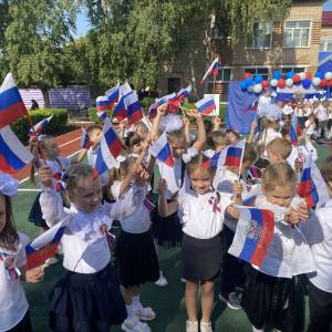 «День флага России». Фотоотчёт о музыкально-патриотическом развлечении для старших и подготовительных к школе групп
