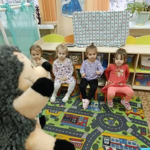 Конспект ОД по рисованию «Иголки для ежа» в первой младшей группе