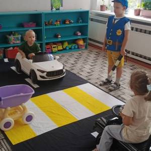 Фотоотчет о занятии на тему «Правила дорожного движения»