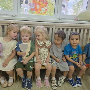 Сценарий развлечения «День улыбок» для детей раннего возраста