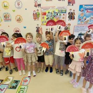 Конспект занятия «Необычный мухомор из одноразовой тарелки» для старшей группы
