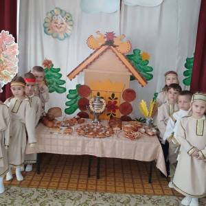Фотоотчет о развлечении «Хлеб — всему голова» для детей старшей группы
