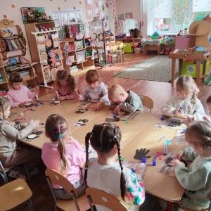 Фотоотчёт о подготовке к Дню отца в средней группе