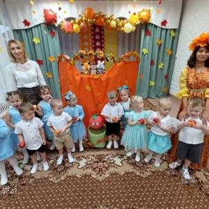 Фотоотчет об осеннем празднике в младшей группе ДОУ
