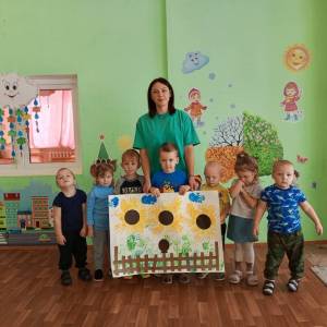 Фотоотчет о создании композиции «Подсолнухи» к Дню народного единства