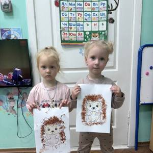 Конспект занятия по рисованию вилкой и карандашом «Пушистые иголки»